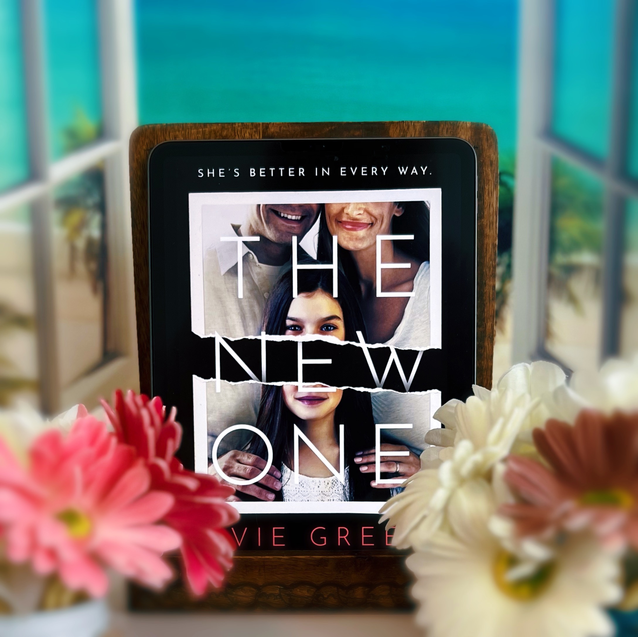 The New One by Evie Green #BookReview #Thriller #scifi #excerpt